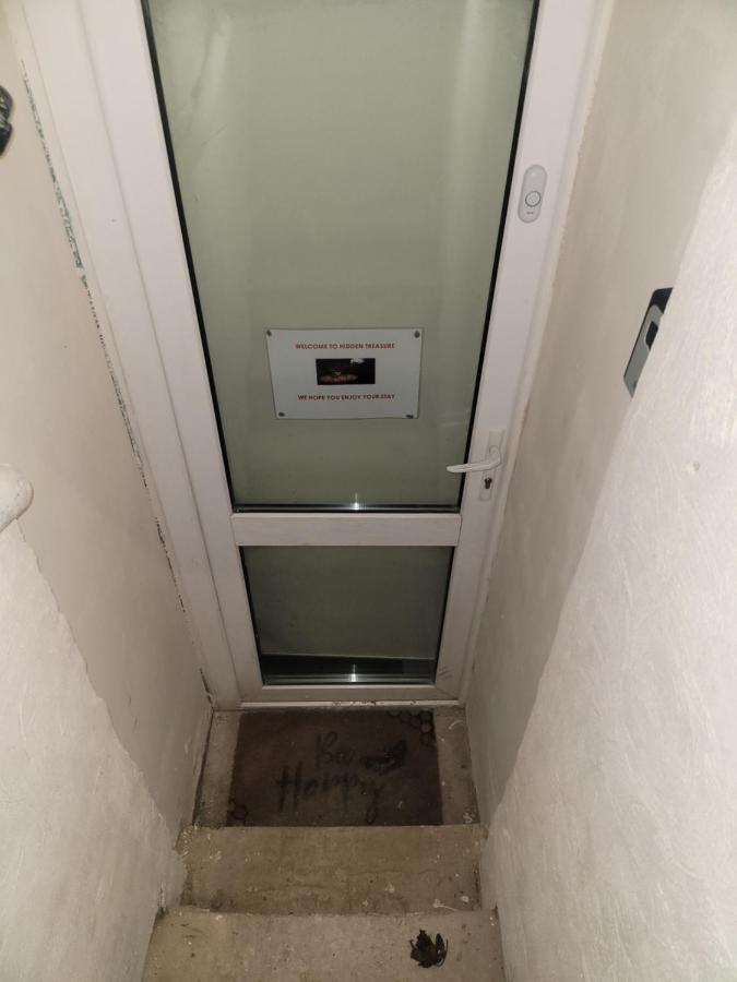 Hidden Treasure-Netflix And Wi-Fi-Basement Flat Apartment Gillingham  Bagian luar foto